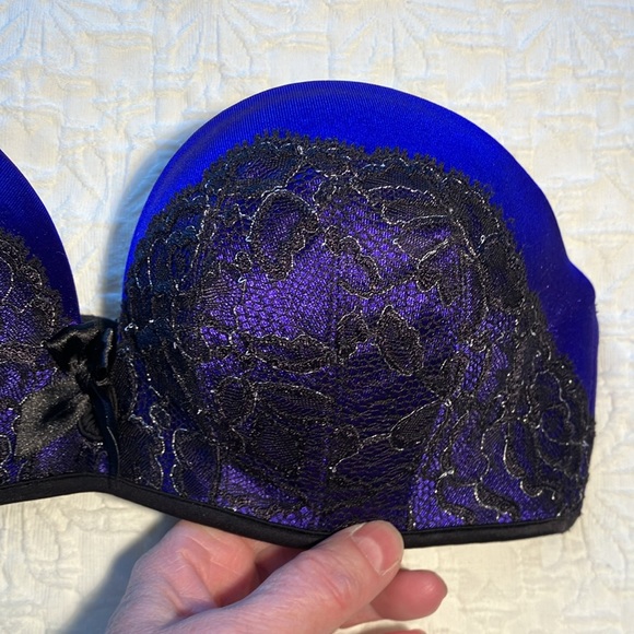 Very sexy strapless 34A Victoria’s Secret purple w/black&silver lace overlay - Picture 3 of 9